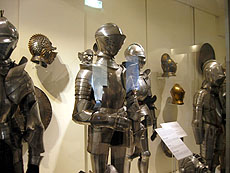 軍事博物館の甲冑のコレクション